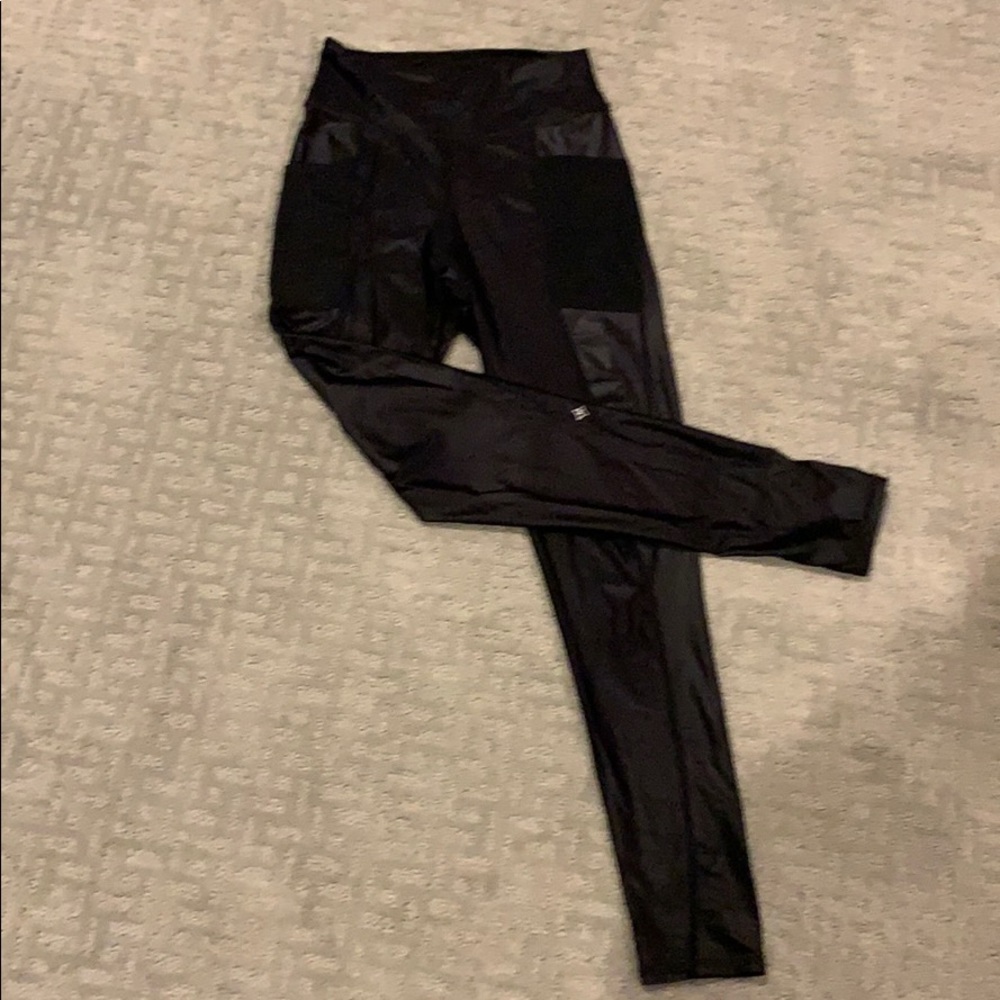 NUX shiny leggings with POCKETS